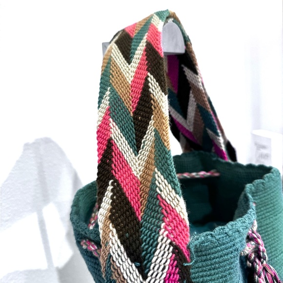 Handwooven Boho Waayu Crossbody Bag - Picture 6 of 11